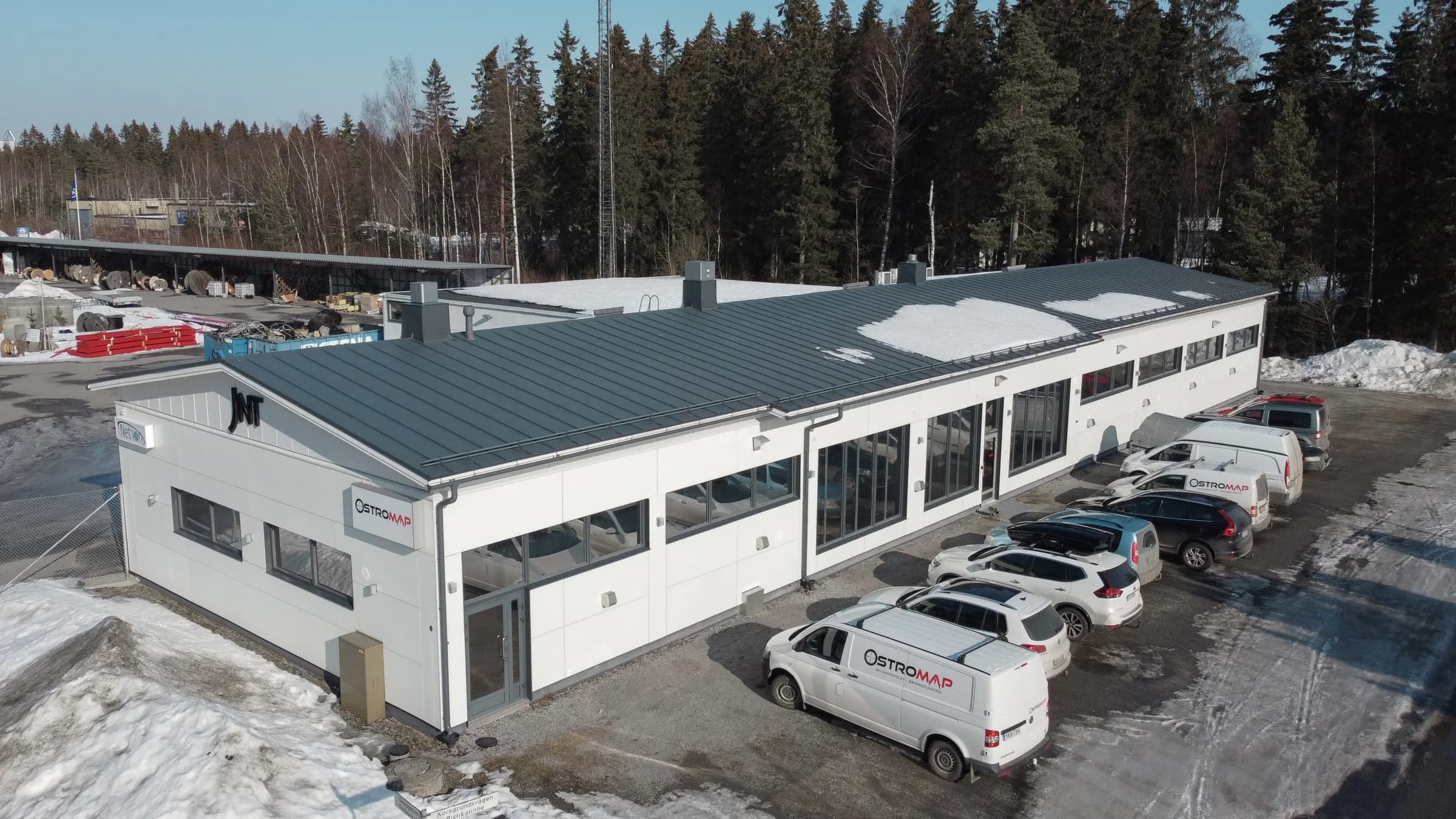 Flygbild över Ostromaps huvudkontor i Jakobstad
